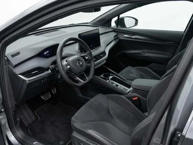 Skoda Enyaq Coupé 60 Sportline 180pk | SoH 91.47% | Panoramadak | Navigatie | Climatronic | Wegklapb...