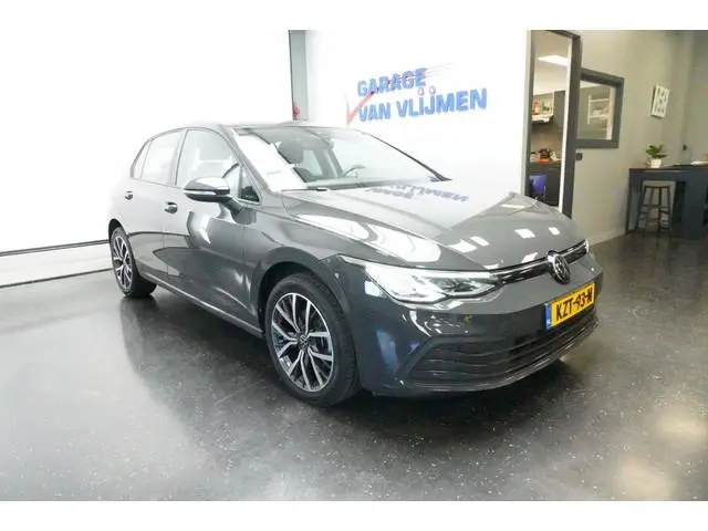 Volkswagen Golf VIII 1.0 eTSI 110PK DSG-7 Navi/Carplay/ACC/17''velg