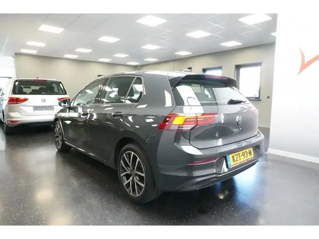 Volkswagen Golf VIII 1.0 eTSI 110PK DSG-7 Navi/Carplay/ACC/17''velg