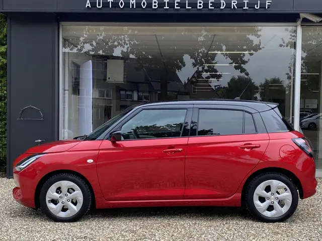 Suzuki Swift 1.2 Select Smart Hybrid | Automaat | Adaptieve Cruise Control | Stoelverwarming | Navig...
