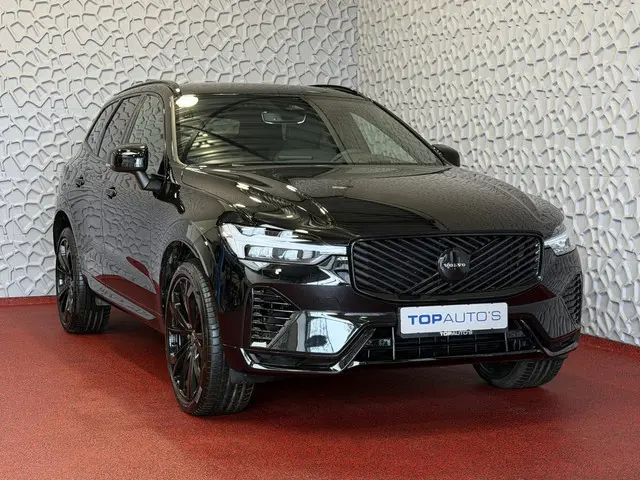 Volvo XC60 2.0 T6 AWD PLUS BLACK EDITION NIEUWE AUTO HARMAN KARDON LEER SCHUIFDAK PHEV Plug in Hybri...