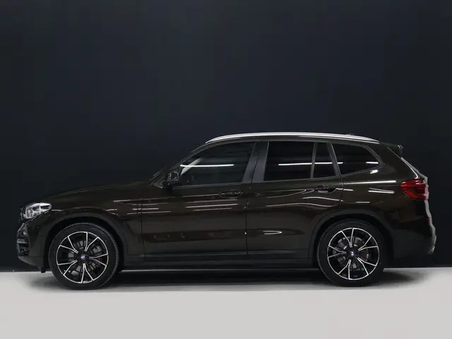 BMW X3 xDrive30e eDrive Edition [SCHUIFKANTELDAK, MEMORY SEATS, ADAPTIVE CRUISE CONTROL, APPLE CARPL...