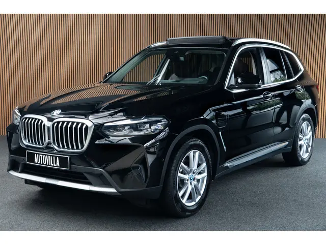 BMW X3 xDrive30e High Executive Panoramadak - Head-up - Leder - Sportonderstel