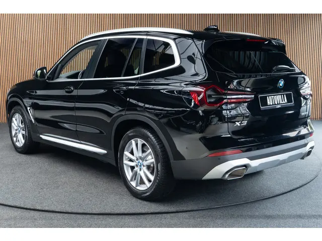 BMW X3 xDrive30e High Executive Panoramadak - Head-up - Leder - Sportonderstel