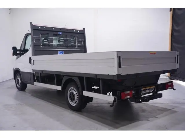 Iveco Daily 35S12 120 pk Pick Up / Open Laadbak LxBxH 350x207x 40 cm, Trekhaak 3.500 kg, 3-Zits
