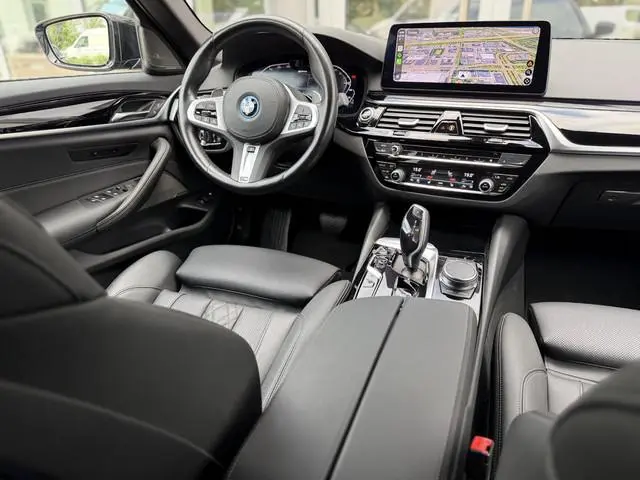 BMW 5-serie Touring 530e xDrive Bus Ed. Plus |Pano|H/K|4W Steering|CoPilot|HUD|Laser