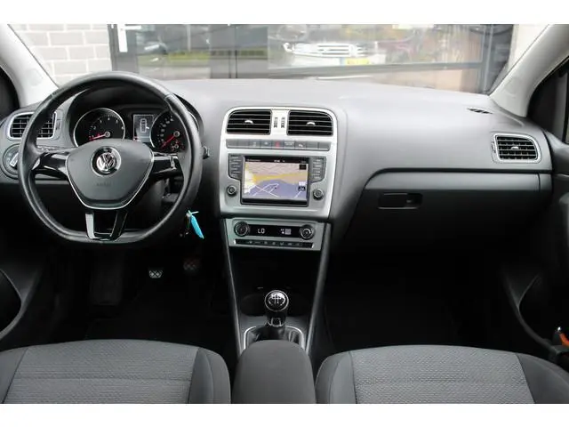 Volkswagen Polo 1.2 TSI Highline / Climate / Cruise / Navigatie / N.A.P.