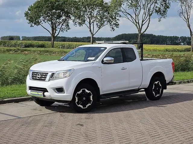 NISSAN NAVARA 2.3 4WD 4x4 160Pk NAP Origineel Nederlands Oh-Historie!