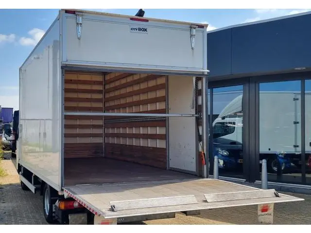 FUSO Canter