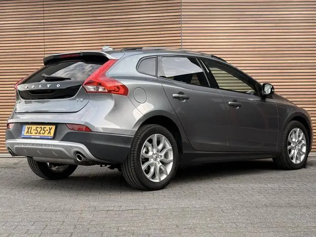 Volvo V40 Cross Country 1.5 T3 Polar+ Luxury