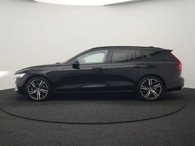 Volvo V60 T6 Twin Engine AWD R-Design 340pk Dealer O.H. | Adaptive Cruise | Camera | Harman / Kardon...