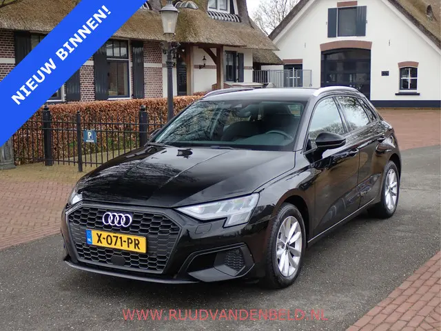 Audi A3 Sportback 35 TFSI Pro Line !! INCL 12 MAAND GARANTIE !! / ACC / CARPLAY