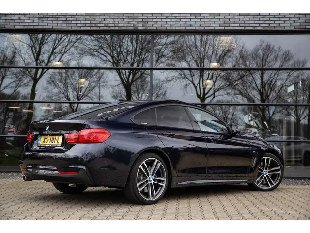 BMW 4-serie Gran Coupé 418i High Executive M-Sport , Panoramadak, Head-up display, Achteruitrijcamer...