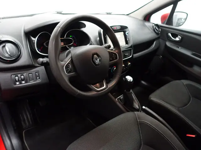 Renault Clio 0.9 TCe Sport- Full map Navi, Xenon Led, Cruise, ECC, LMV