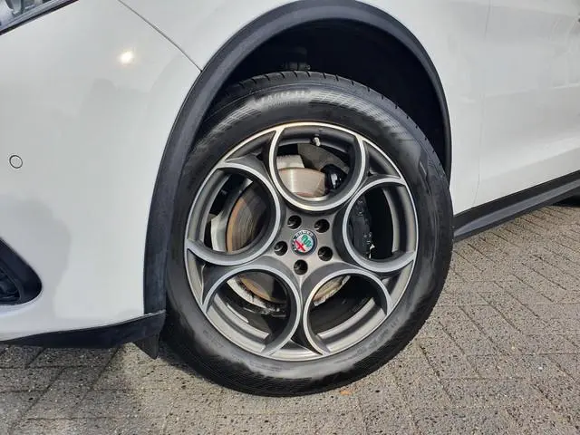 Alfa Romeo Stelvio 2.0 T AWD Camera | Rondom PDC