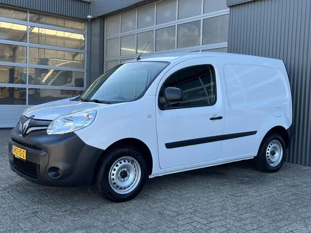 Renault Kangoo 1.5 Blue dCi Airco Cruise controle Navigatiesysteem Telefoonverbinding Betimmering ac...