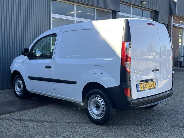 Renault Kangoo 1.5 Blue dCi Airco Cruise controle Navigatiesysteem Telefoonverbinding Betimmering ac...