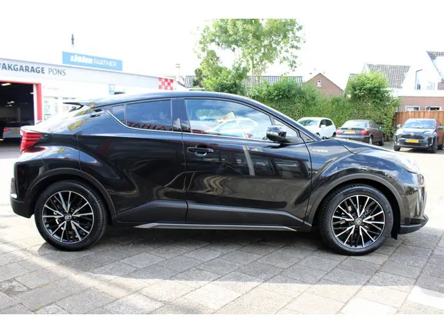 Toyota C-HR 2.0 Hybrid Executive