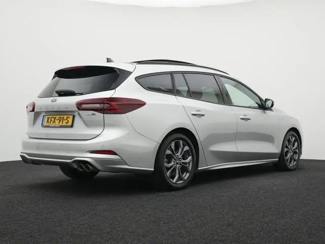 Ford Focus Wagon 1.0 EcoBoost Hybrid ST Line X | Private lease €539 p.m.