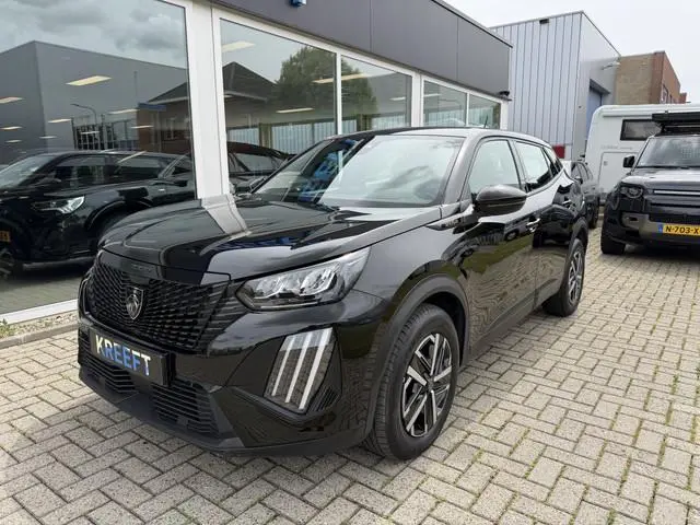 Peugeot 2008 1.2 Hybrid 145 Style Zwart