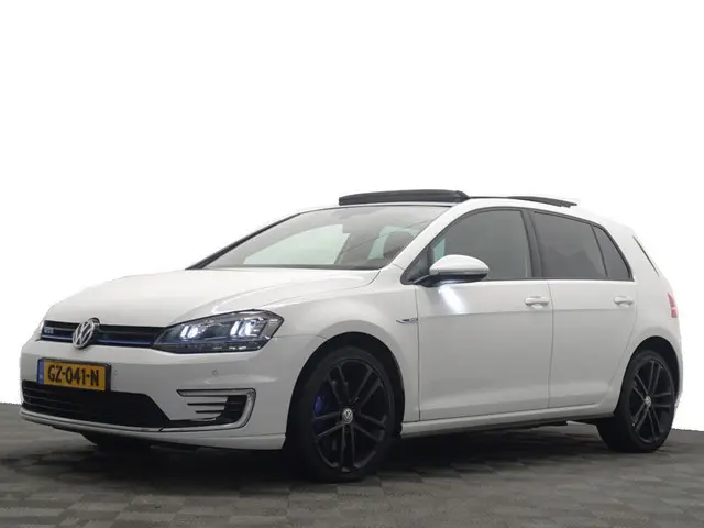 Volkswagen Golf 1.4 TSI GTE Highline Aut- Panoramadak, Xenon Led, Park Assist, Sport Interieur