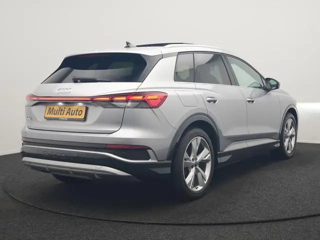 Audi Q4 e-tron 40 S Line 77 kWh 204pk Dealer O.H. | Panodak | Adaptive Cruise | Head Up | Camera | M...