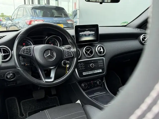 Mercedes-Benz A-klasse BWJ 2016 180 AMG 123 PK Night Edition Plus AUTOMAAT | FULL LED | HALF LEDER |...