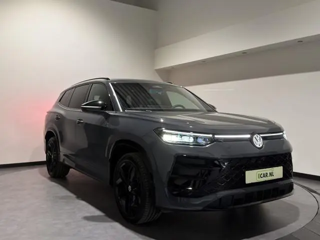 Volkswagen Tayron 1.5 eHybrid R-Line Edition | Trekhaak | H&K Audio | Panoramadak | Black Style | Wi...