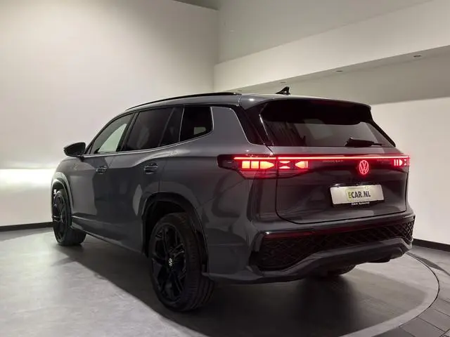 Volkswagen Tayron 1.5 eHybrid R-Line Edition | Trekhaak | H&K Audio | Panoramadak | Black Style | Wi...