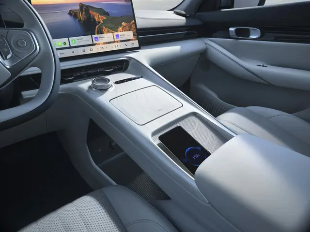 Geely E5
