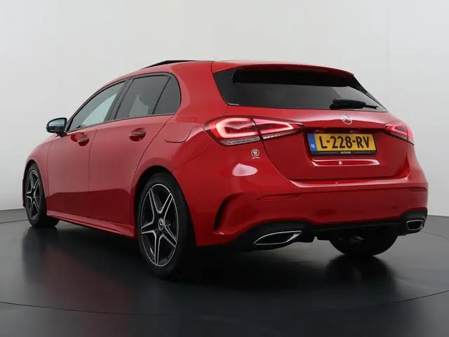 Mercedes-Benz A-klasse 200 Business Solution AMG Styling Panoramadak HUD Burmester Camera Sfeerverli...
