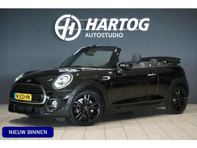 MINI Cabrio 1.5 Cooper Sidewalk Edition JCW + CAMERA / APPLE CARPLAY / STOELVERWARMING