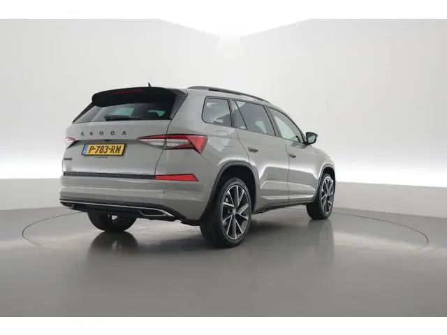 ŠKODA Kodiaq 1.5 TSI Sportline Business DSG | Adapt. Cruise | Pano | Apple CarPlay | Stoelverw. Voor...
