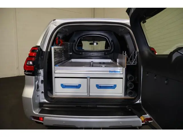 Toyota Land Cruiser 2.8 D-4D-F Challenger Window Van