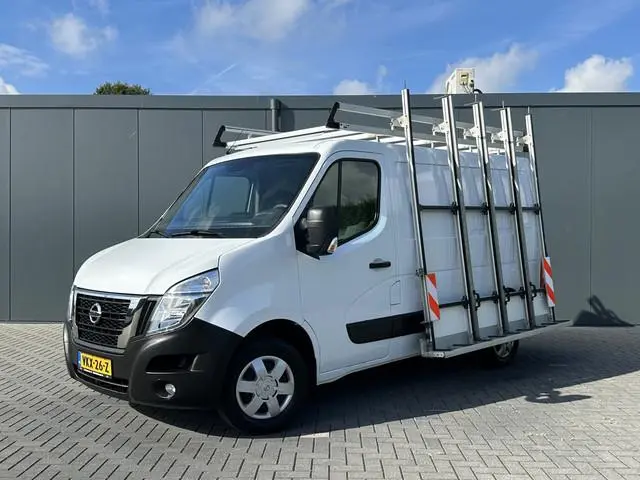 Nissan NV400