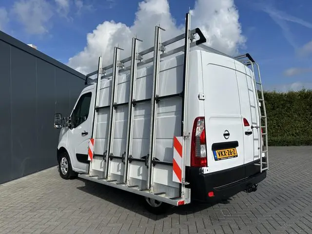 Nissan NV400