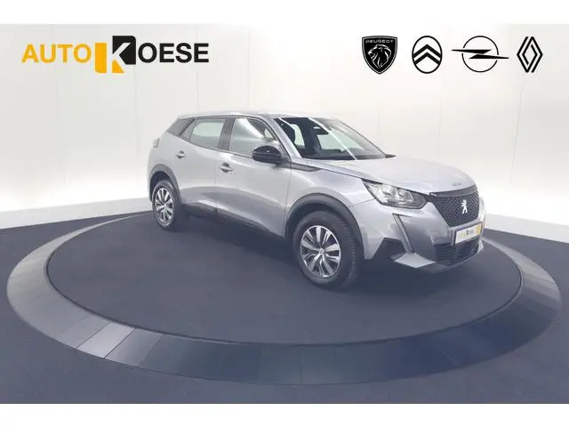 Peugeot 2008 PureTech 100 Active Pack | Allseason Banden | Parkeersensoren | Navigatie | Apple Carpl...