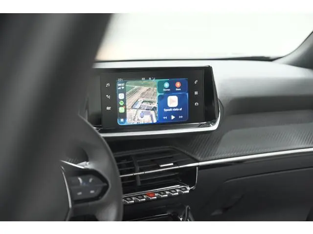 Peugeot 2008 PureTech 100 Active Pack | Allseason Banden | Parkeersensoren | Navigatie | Apple Carpl...