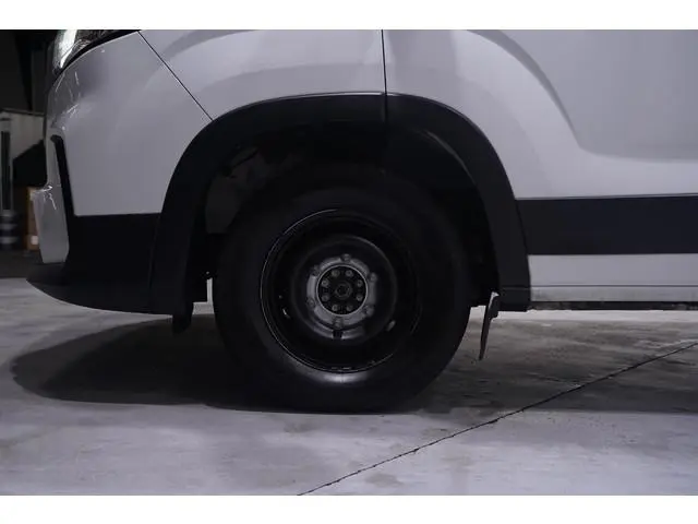 Maxus Deliver9