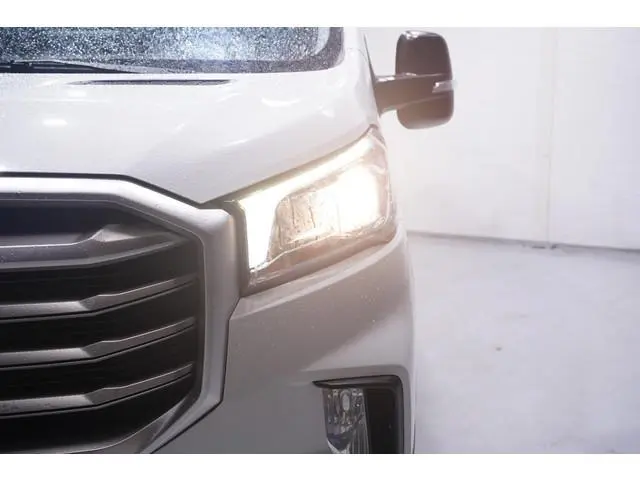 Maxus Deliver9