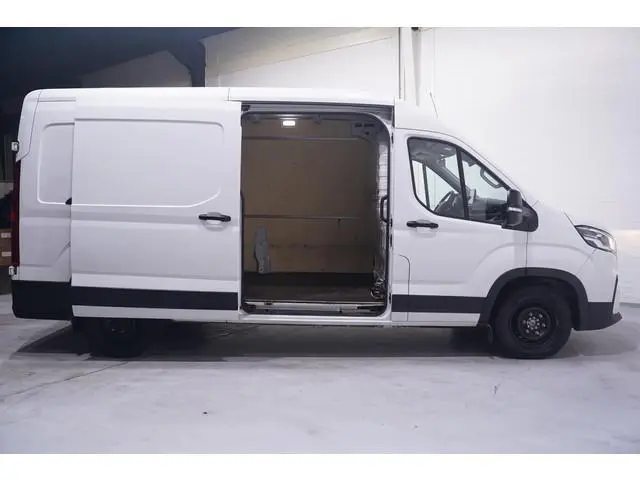 Maxus Deliver9