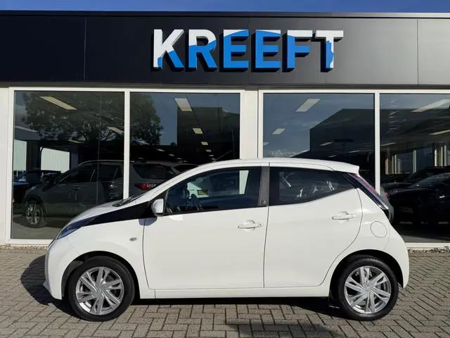 Toyota Aygo 1.0 VVT-i x-play Airco