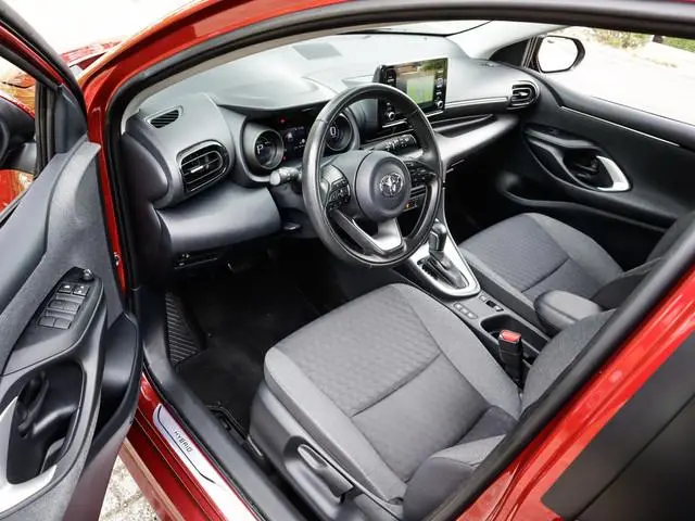 Toyota Yaris 1.5 Hybrid Business Plus 1e-Eig. & Keurig-Onderh. BOVAG-Garantie. NL-Auto.