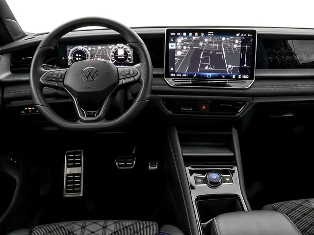 Volkswagen Tayron 1.5 272pk DSG eHybrid R-Line Edition · Panoramadak · 360 Camera · Wegklapbare Trek...
