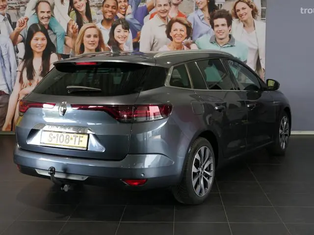 Renault Mégane Estate 1.3 TCe 140 Techno *Vraag naar beschikbaarheid!* - Allseasons - Trekhaak - Cam...