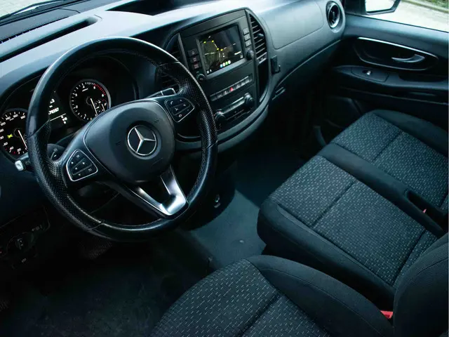 Mercedes-Benz Vito 114 CDI Lang | Carplay | Trekhaak 2500kg | Adaptive cruise | Airco | Stoelverwarm...