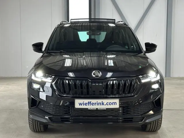 ŠKODA Karoq 1.5 TSI 150pk ACT Sportline Business | Elek. Trekhaak | Elk. panodak | Navi