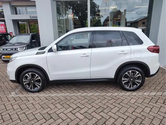 Suzuki Vitara 1.5 HYBRID STYLE AUTOMAAT Alcantara | Camera | Dodehoeksensoren