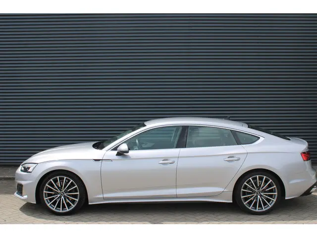 Audi A5 Sportback 35 TFSI Business Edition Full-Led Camera Virtual-Cockpit