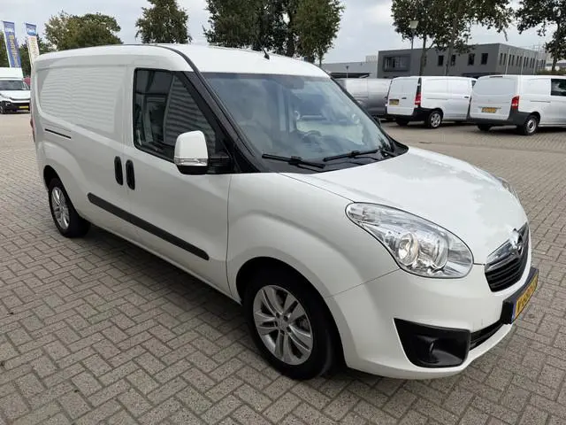 Opel Combo 1.6 CDTi 105pk L2H1 Sport / vaste prijs rijklaar € 8.950 ex btw / euro 6 / bpm vrij / lea...